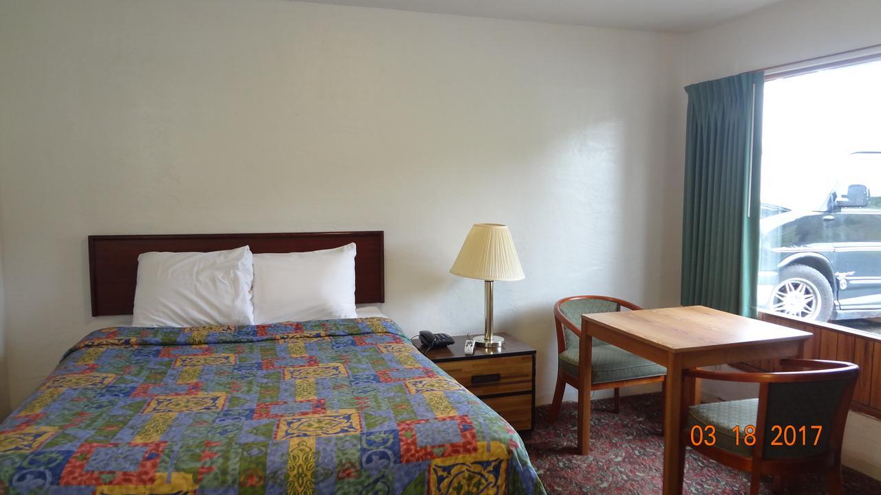 Quick Stop Motel Round Prairie Exterior foto