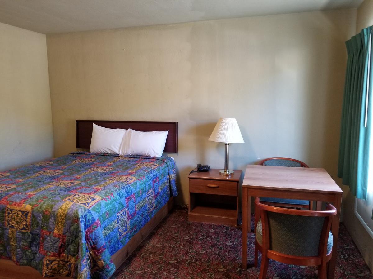 Quick Stop Motel Round Prairie Exterior foto