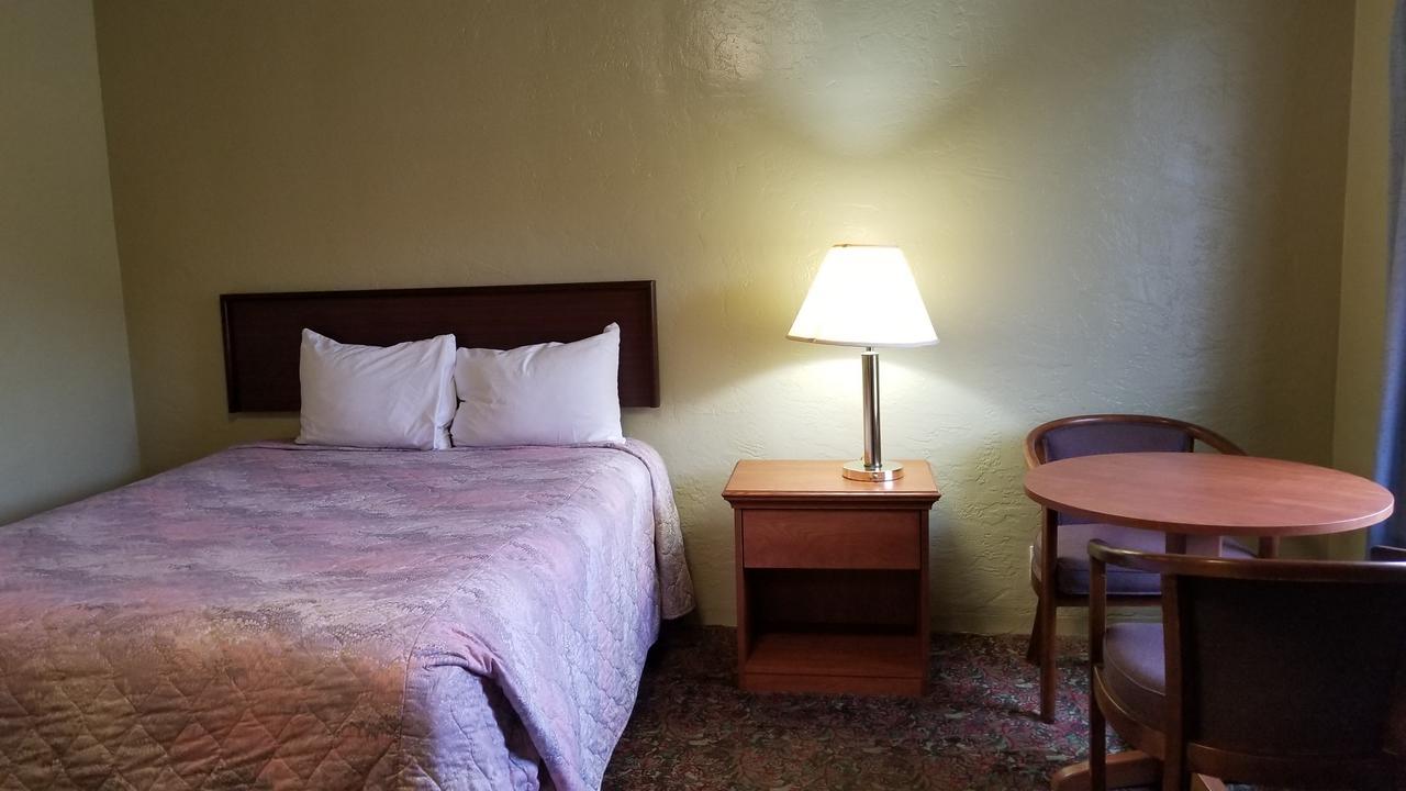 Quick Stop Motel Round Prairie Exterior foto